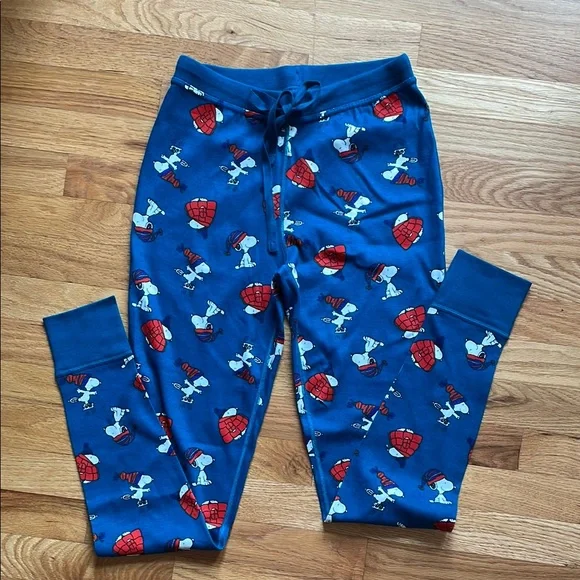 Hanna Andersson - Women’s Peanuts/Snoopy Holiday Long John Pajama Set - Picture 10 of 16